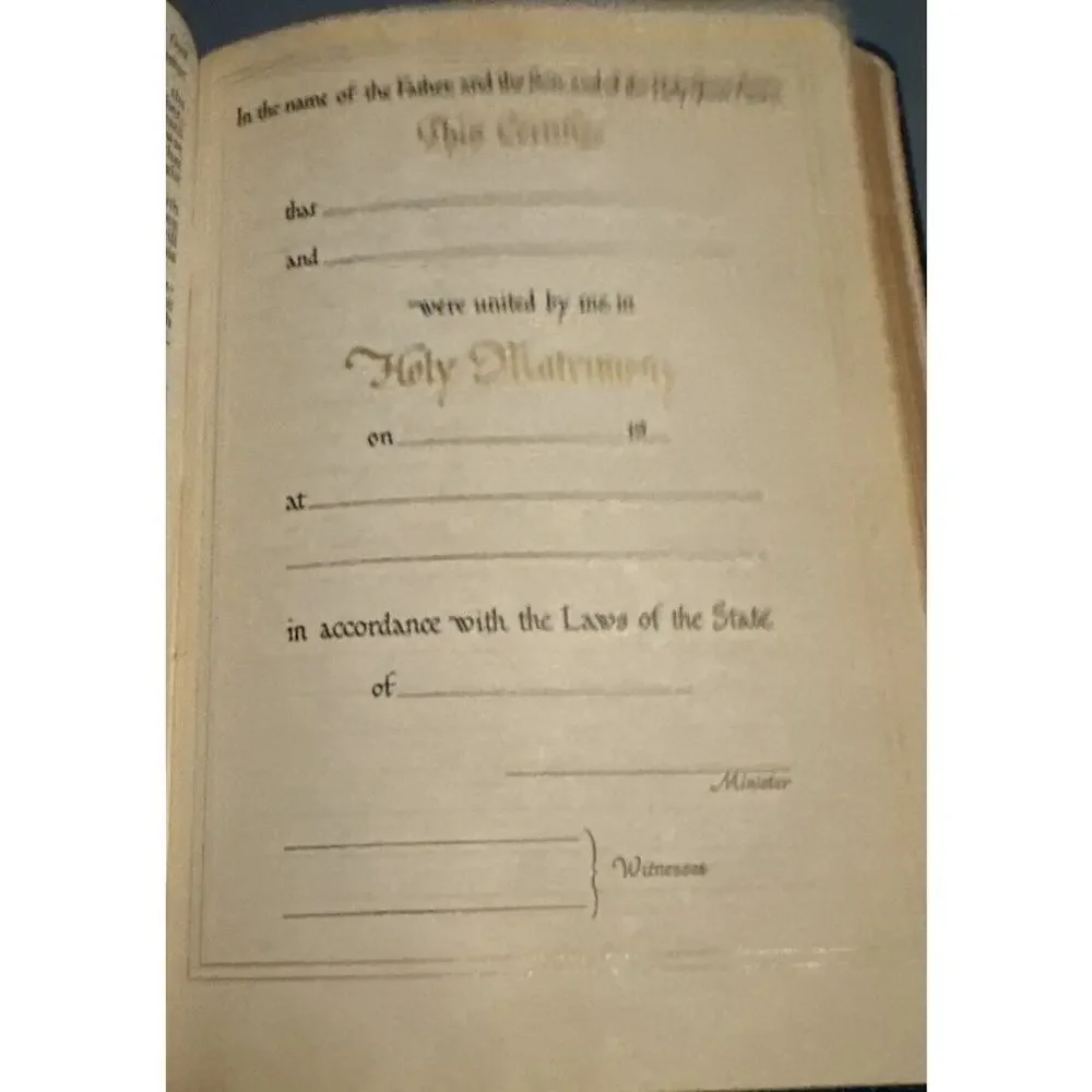 HOLY BIBLE ILLUSTRATED Oxford Self-Pronouncing Edition VTG King‎ James READ
